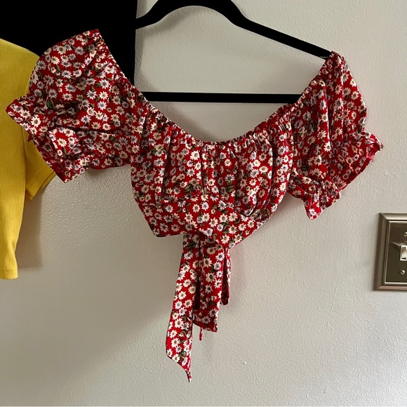 Bundle of SHEIN crop tops - XS or S - Picture 2 of 13